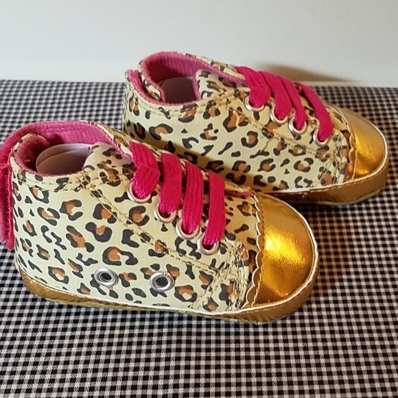 Sneakers Shoes Size 11 (28) 4 1/2" x 2 1/4. - Picture 2 of 6